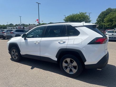 Used 2025 Toyota RAV4 XLE AWD/4WD image 4
