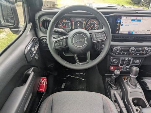 New 2025 Jeep Gladiator Rubicon image 14
