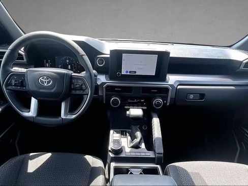 Used 2025 Toyota 4Runner SR5 AWD/4WD image 12