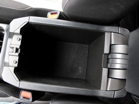 Used 2017 Toyota RAV4 LE Plus image 21