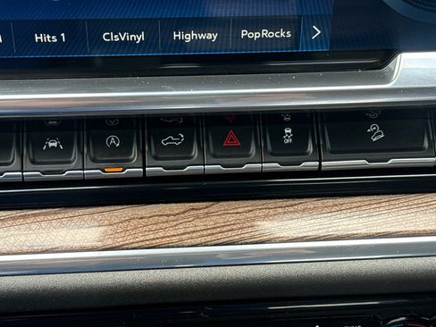 Used 2024 Chevrolet Silverado 1500 RST w/ Z71 Off-Road Package image 42