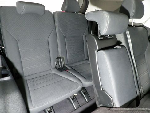 Used 2019 Kia Sorento LX image 11