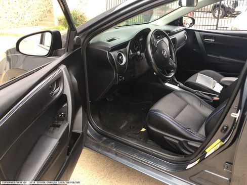 Used 2018 Toyota Corolla SE FWD image 12