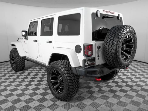 Used 2015 Jeep Wrangler Unlimited Rubicon image 7