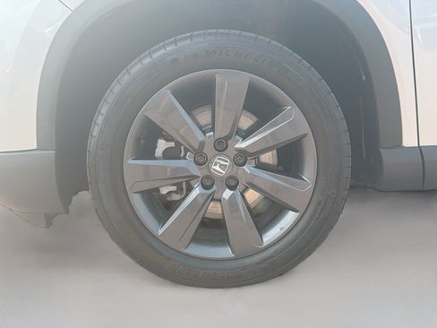 Used 2025 Honda Pilot Sport image 11