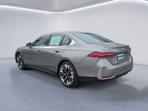 New 2026 BMW 530i xDrive w/ Premium Package image 5