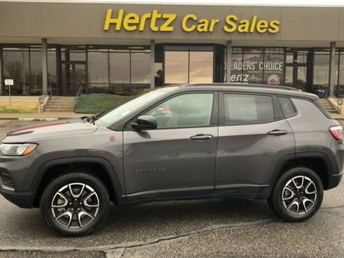 Used 2024 Jeep Compass Trailhawk AWD/4WD image 5