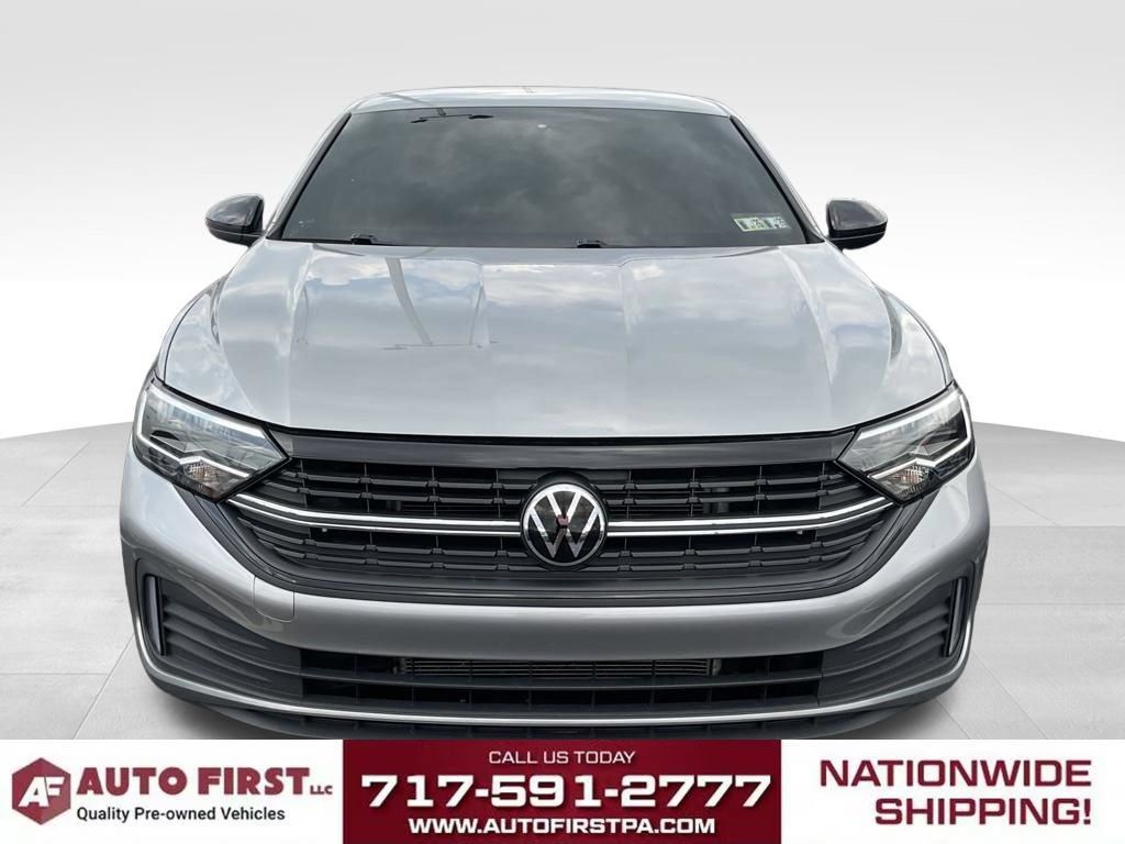 Used 2023 Volkswagen Jetta Sport FWD image 2