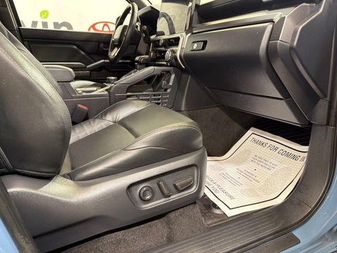 Used 2025 Toyota 4Runner TRD Off-Road Premium AWD/4WD image 9