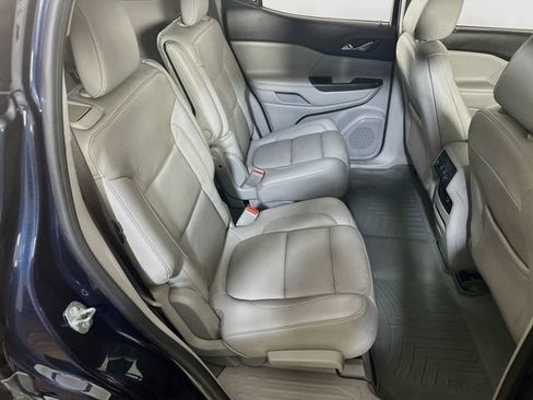 Used 2017 GMC Acadia SLT FWD image 16