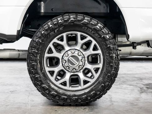 Used 2021 Ford F250 Lariat w/ Lariat Value Package image 28