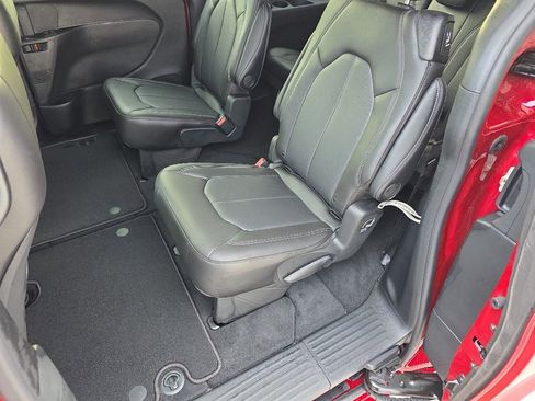 New 2026 Chrysler Pacifica Select image 16