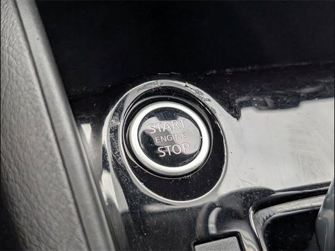 Used 2022 Nissan Kicks S image 11