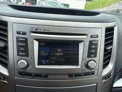 Used 2014 Subaru Outback 2.5i Premium AWD/4WD image 17