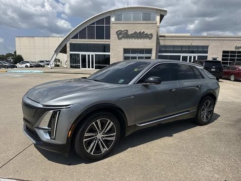 Used 2024 Cadillac Lyriq Luxury w/ LPO, Floor Liner Package AWD/4WD image 1