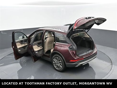 Used 2021 Lincoln Corsair Standard w/ Equipment Group 101A image 32