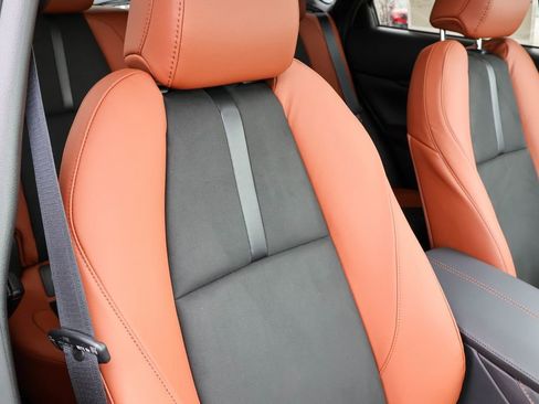 Used 2025 MAZDA CX-30 Carbon image 38