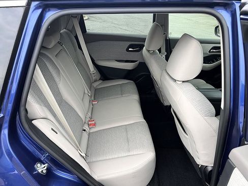 Certified 2021 Nissan Rogue SV FWD image 16