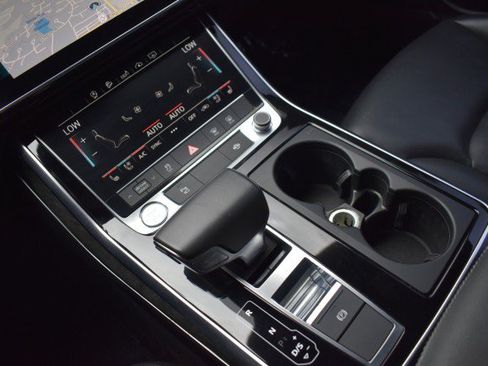 Used 2019 Audi Q8 Premium Plus AWD/4WD image 19