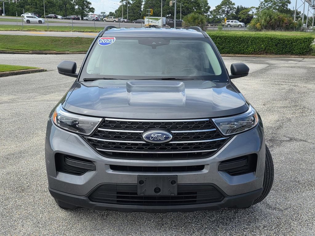 Used 2023 Ford Explorer XLT RWD image 2