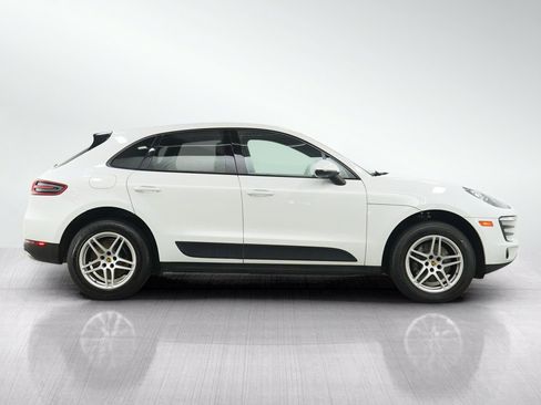 Used 2017 Porsche Macan AWD/4WD image 6