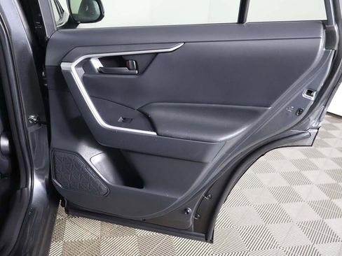 Used 2022 Toyota RAV4 LE image 22