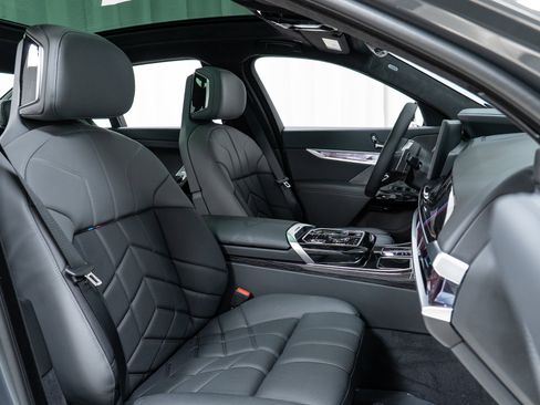 New 2026 BMW 740i xDrive image 22