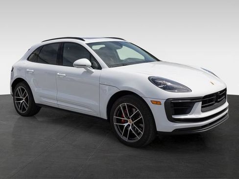 Used 2025 Porsche Macan S AWD/4WD image 12