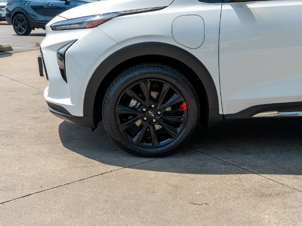 Certified 2023 Chevrolet Bolt EUV Premier w/ Redline Edition FWD image 31
