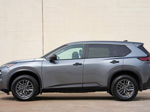 Used 2023 Nissan Rogue S FWD image 8