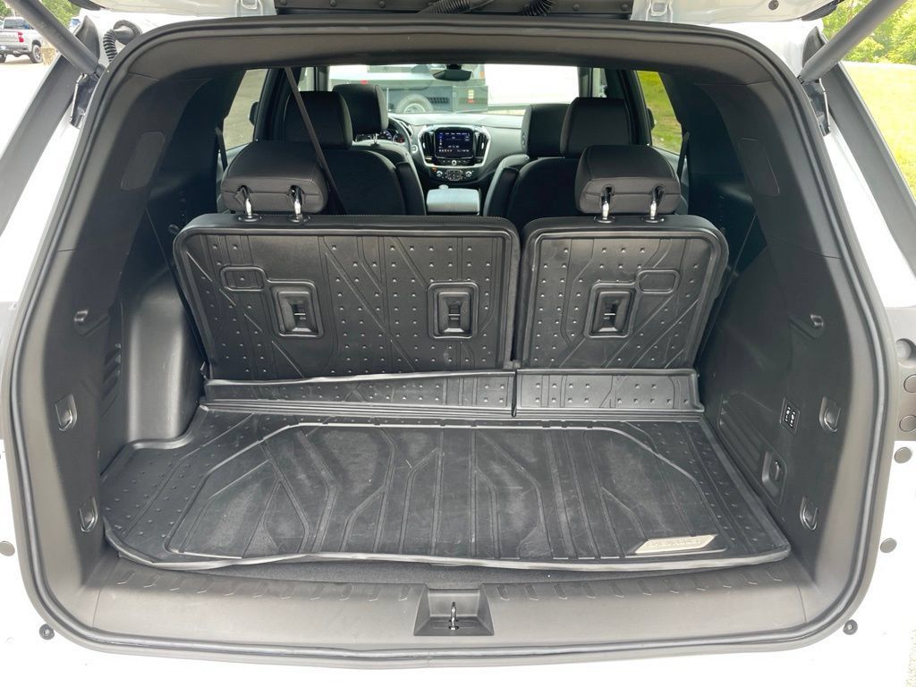 Used 2023 Chevrolet Traverse High Country w/ LPO, Floor Liner Package AWD/4WD image 40
