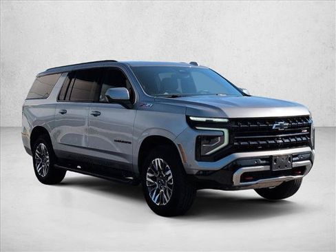 Used 2025 Chevrolet Suburban Z71 AWD/4WD image 3