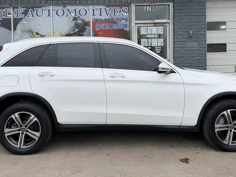 Used 2019 Mercedes-Benz GLC 300 4MATIC w/ Premium Package image 2