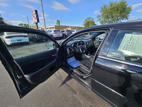 Used 2013 Chrysler 200 Touring FWD image 18