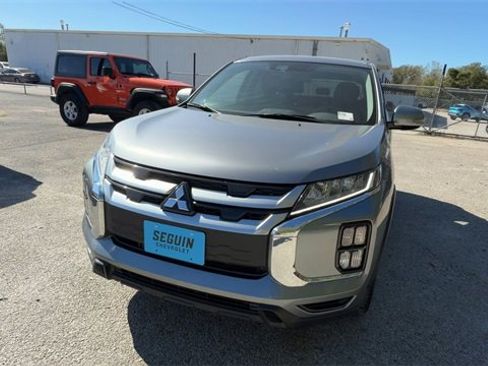 Used 2023 Mitsubishi Outlander Sport SE image 3