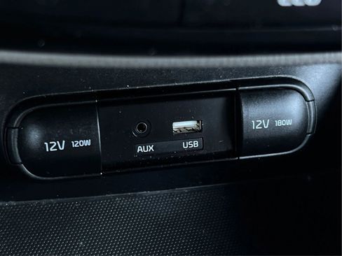 Used 2016 Kia Soul + FWD image 31