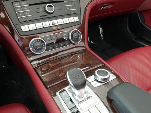 Used 2018 Mercedes-Benz SL 550 image 49