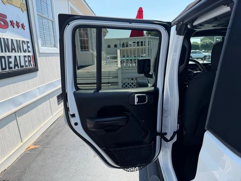 Used 2020 Jeep Gladiator Sport w/ Quick Order Package 24S AWD/4WD image 24