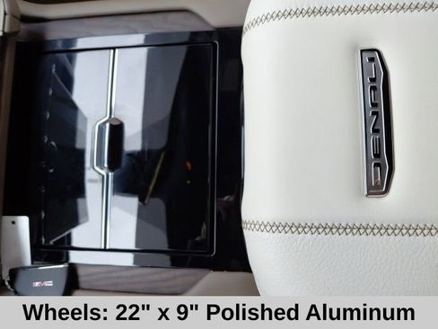 Used 2025 GMC Yukon XL Denali w/ Denali Reserve Package image 22