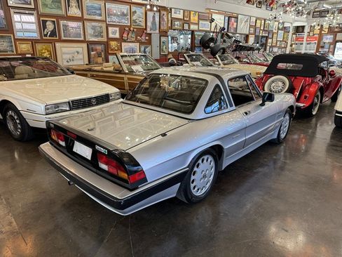 Used 1987 Alfa Romeo Spider Quadrifoglio image 4