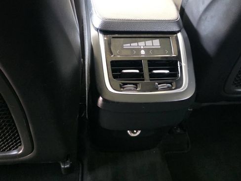 Used 2018 Volvo XC90 T5 Momentum w/ Convenience Package AWD/4WD image 12