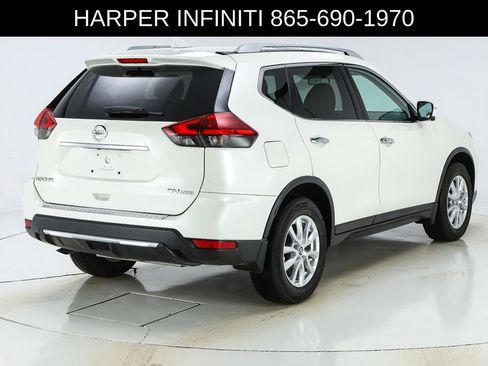 Used 2017 Nissan Rogue SV AWD/4WD image 10