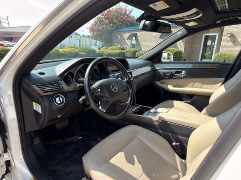 Used 2010 Mercedes-Benz E 350 Sedan image 5