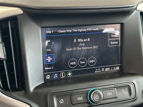 Used 2024 GMC Terrain SLE w/ Elevation Edition image 18