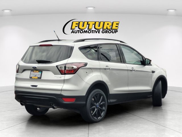 Used 2017 Ford Escape Titanium AWD/4WD image 4