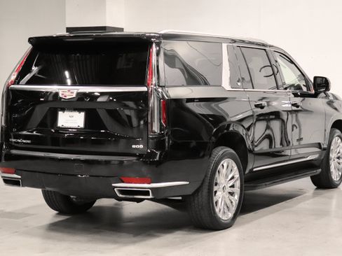 Used 2023 Cadillac Escalade ESV Premium Luxury AWD/4WD image 5
