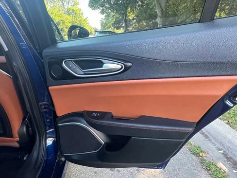Used 2018 Alfa Romeo Giulia image 26