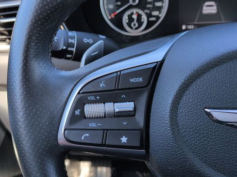 Used 2023 Genesis G70 2.0T image 24