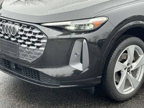 Certified 2025 Audi Q5 Premium Plus w/ Premium Plus AWD/4WD image 8