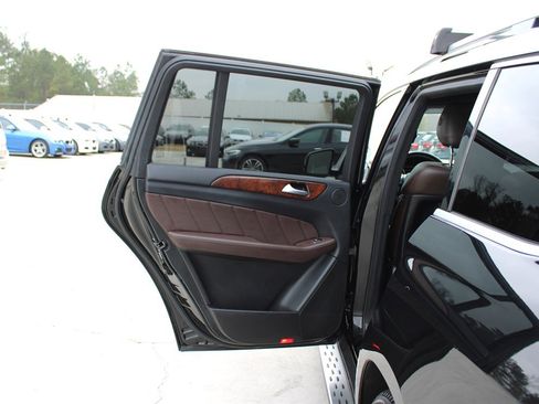 Used 2015 Mercedes-Benz GL 320 BlueTEC 4MATIC image 32